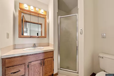 Bath - 1316 N 16th St, Beatrice, NE 68310 photo 1 of 2