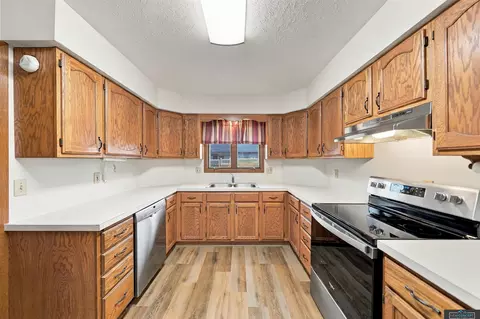 Kitchen - 1316 N 16th St, Beatrice, NE 68310 photo 2 of 4