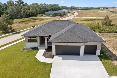 4706 N 215 St, Elkhorn, NE 68022