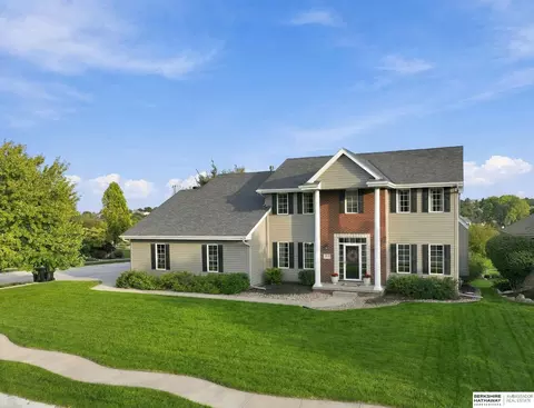 18655 Van Camp Dr, Omaha, NE 68136