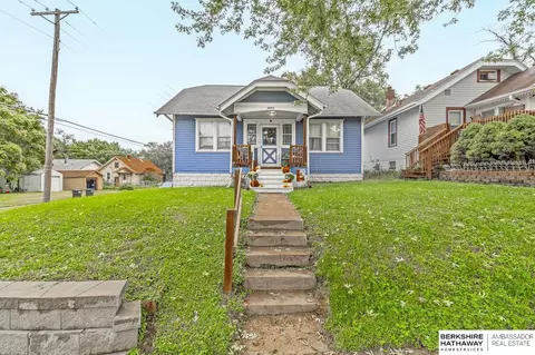 2553 N 49th St, Omaha, NE 68104