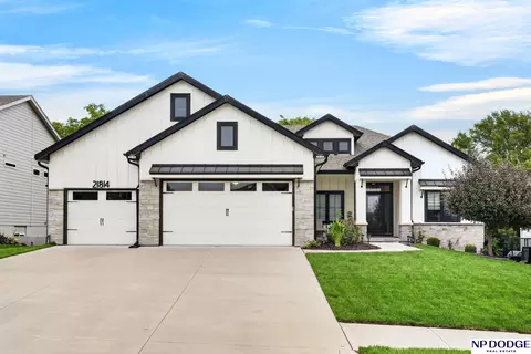 21814 H St, Elkhorn, NE 68022
