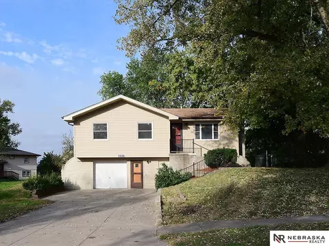 8608 S 47th St, Omaha, NE 68157