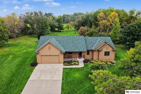 11201 Calhoun Rd, Omaha, NE 68152