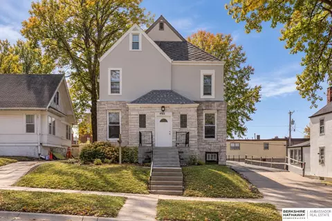 4915 Davenport St, Omaha, NE 68132