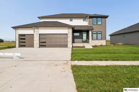 3806 Prairie Breeze Rd, Lincoln, NE 68516