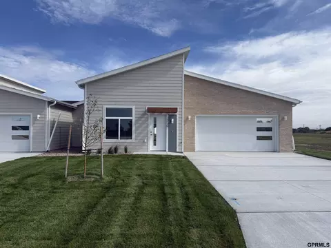 1210 Wycoff Dr, Lexington, NE 68850