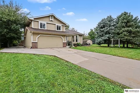 12739 Kansas Ave, Omaha, NE 68164