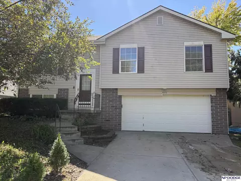 8005 Bauman Ave, Omaha, NE 68122