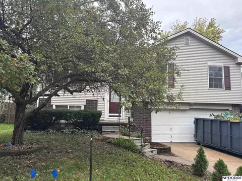 8005 Bauman Ave, Omaha, NE 68122