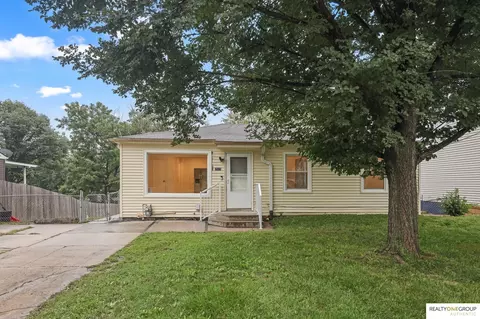 7515 Joseph Ave, La Vista, NE 68128