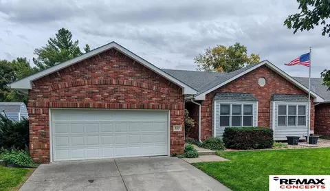 660 Iris Ave, Crete, NE 68333