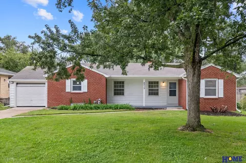 4215 Everett St, Lincoln, NE 68506