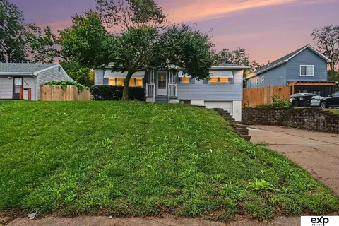 4113 N 66 St, Omaha, NE 68104