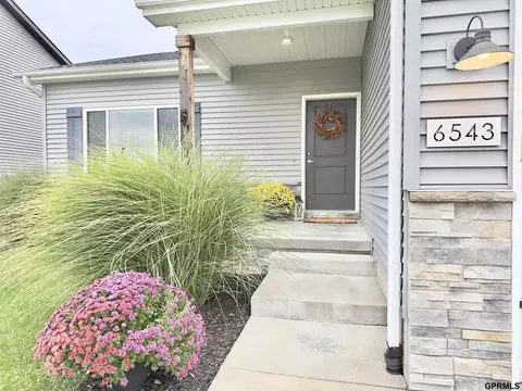 6543 SW 8th St, Lincoln, NE 68523