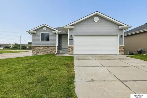 6656 N 13th St, Lincoln, NE 68521