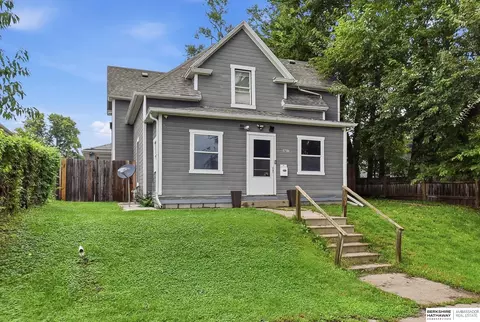3706 W St, Omaha, NE 68107