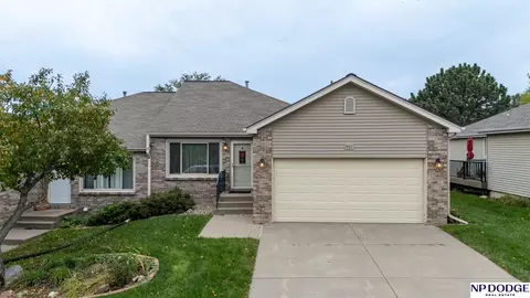 901 Phillips Dr, Lincoln, NE 68521