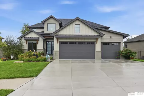 2007 S 211 St, Elkhorn, NE 68022