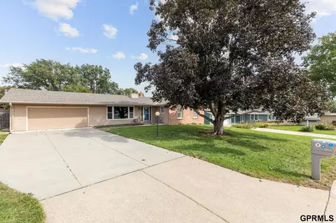 10320 Hilltop Rd, Omaha, NE 68134