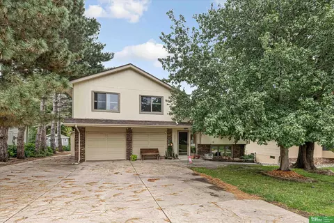 19311 Spyglass Ct, Plattsmouth, NE 68048