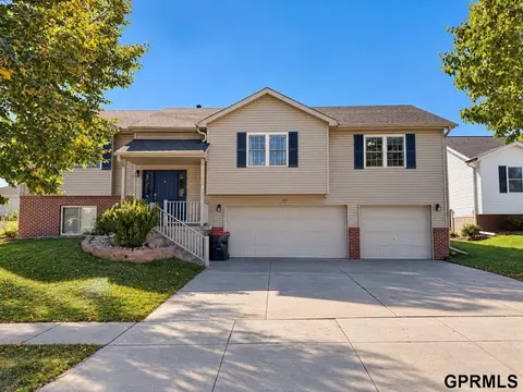 1871 Kennedy Dr, Lincoln, NE 68521