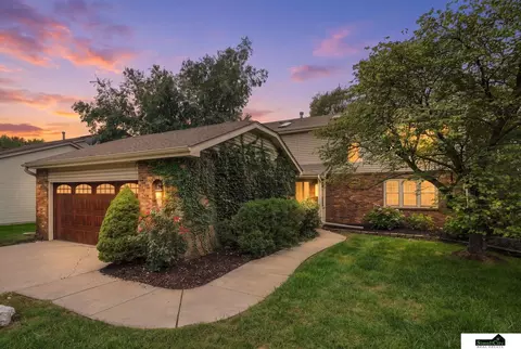 3749 S 78th St, Lincoln, NE 68506