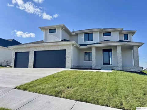 20152 T St, Omaha, NE 68135