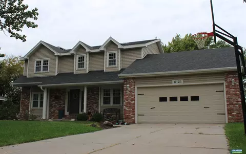 6121 Tennyson Cir, Lincoln, NE 68516