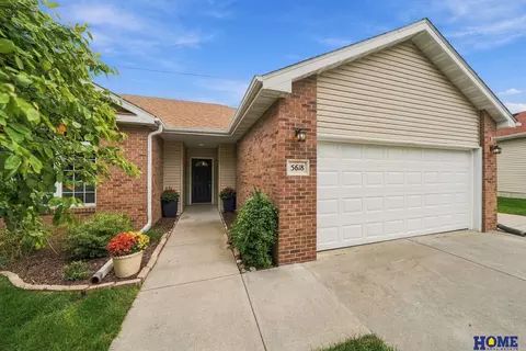 5618 Barrington Park Dr, Lincoln, NE 68516
