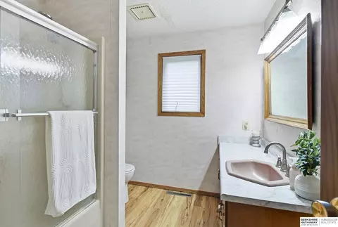 Bath - 725 Lisa Ln, Lyons, NE 68038 photo 1 of 5