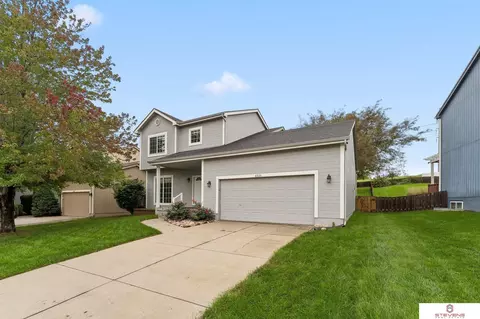6516 N 148th St, Omaha, NE 68116