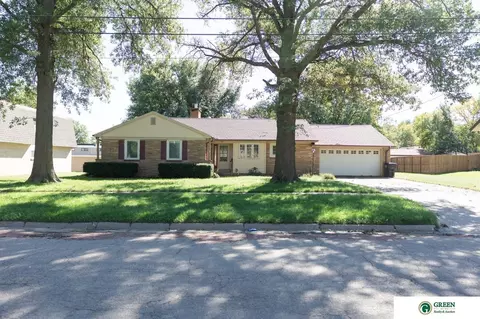 626 E 12th St, York, NE 68467