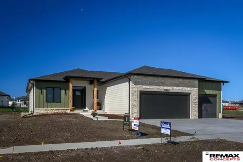 9445 S 81 St, Lincoln, NE 68516