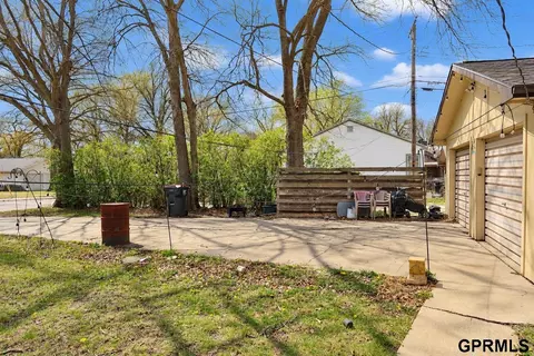 Exterior - 1003 N 14th St, Beatrice, NE 68310 photo 7 of 8