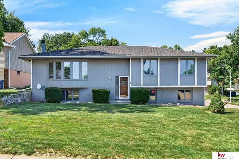 6826 S 73rd Ave, Ralston, NE 68127