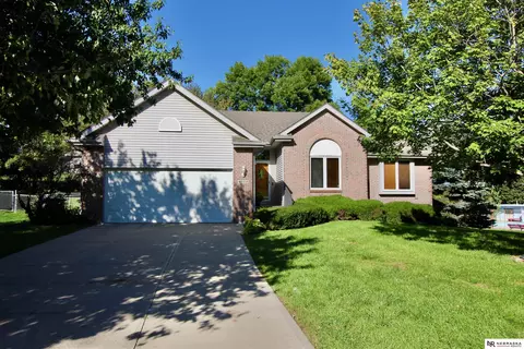 4604 Ridgeway Rd, Omaha, NE 68134
