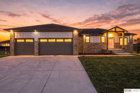 7755 Aero Cir, Lincoln, NE 68516