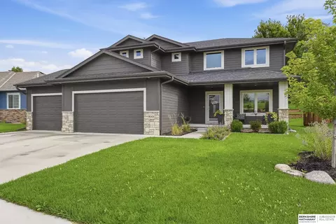 8001 N 166th St, Bennington, NE 68007
