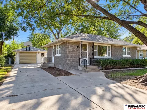 924 N 55th St, Lincoln, NE 68504