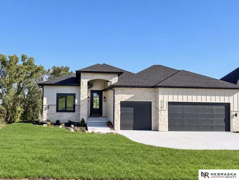 518 Courtyard Ct, Ashland, NE 68003