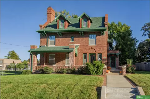 3826 Webster St, Omaha, NE 68131