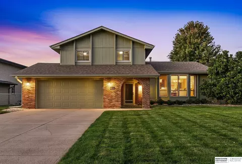 11006 Sahler St, Omaha, NE 68164