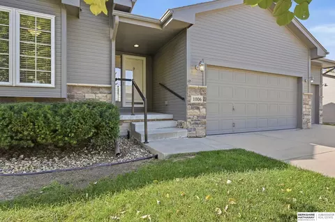 1006 N 185th St, Elkhorn, NE 68022