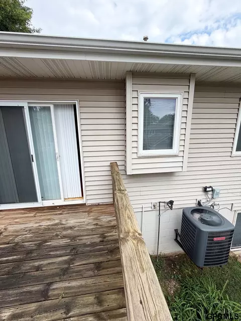 9229 Blondo St, Omaha, NE 68134