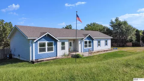 907 S 1st St, Plattsmouth, NE 68048