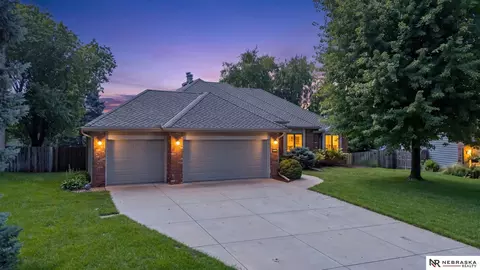 16329 Valley St, Omaha, NE 68130