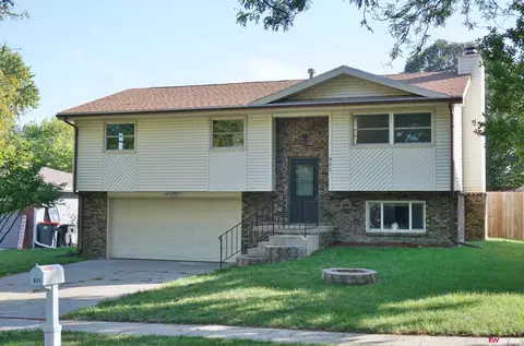 821 W S St, Lincoln, NE 68528
