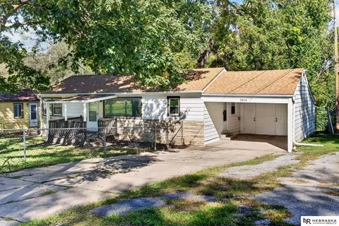 3814 Pinkney St, Omaha, NE 68111