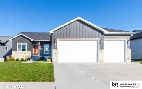 7246 N 49th St, Lincoln, NE 68514